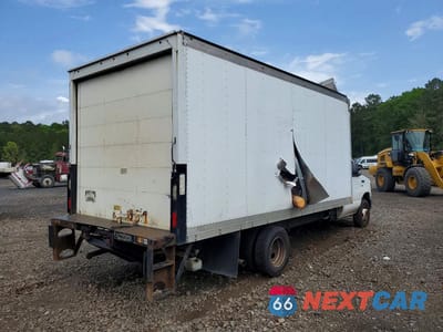 Trzecie zdjęcie samochodu z tyłu: 2016 FORD E350 BOX TRUCK VIN:1FDWE3FL1GDC21314 - miniatura