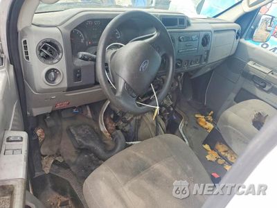 Zdjęcie 8 z 12 samochodu: 2013 FORD ECONOLINE - BOX TRUCK VIN:1FTNE2EW6DDA46608 - miniatura