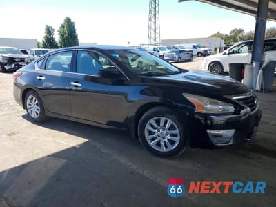 Czwarte zdjęcie samochodu z boku: 2015 NISSAN ALTIMA 2.5 S VIN:1N4AL3AP8FC412673 - miniatura