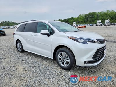 Czwarte zdjęcie samochodu z boku: 2026 TOYOTA SIENNA XLE 7-PASSENGER VIN:5TDYSKFC5TS251981 - miniatura