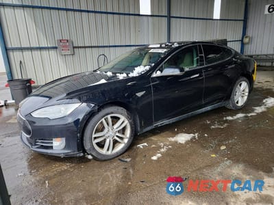 2013 TESLA MODEL S 5YJSA1CNXDFP21629 - główne zdjęcie licytacji z USA - miniatura