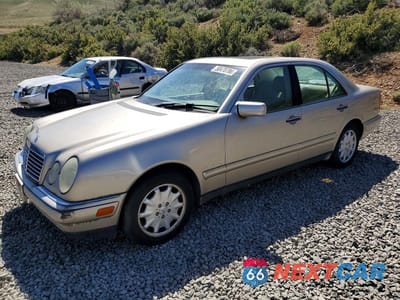 1999 MERCEDES-BENZ E 320 4MATIC WDBJF82H0XX022598 - główne zdjęcie licytacji z USA - miniatura