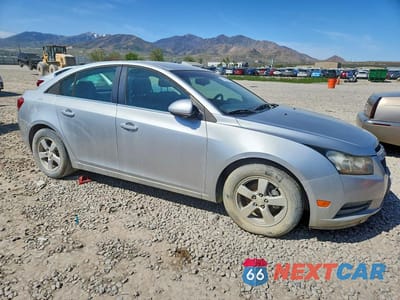 Czwarte zdjęcie samochodu z boku: 2014 CHEVROLET CRUZE LT VIN:1G1PC5SB8E7249848 - miniatura