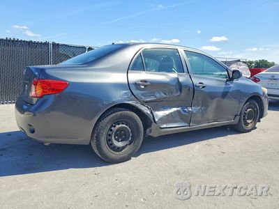 Trzecie zdjęcie samochodu z tyłu: 2010 TOYOTA COROLLA LE VIN:1NXBU4EEXAZ354171 - miniatura