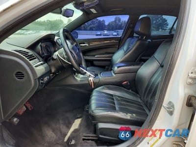 Zdjęcie 7 z 13 samochodu: 2018 CHRYSLER 300 S VIN:2C3CCABG3JH240035 - miniatura