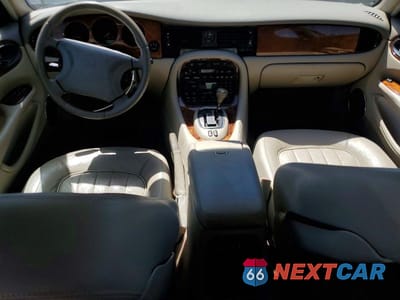 Zdjęcie 8 z 12 samochodu: 1998 JAGUAR XJ8 VIN:SAJHX1247WC841374 - miniatura