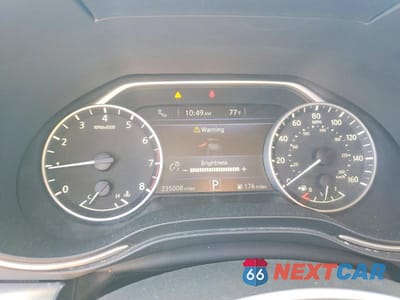 Zdjęcie 9 z 12 samochodu: 2016 NISSAN MAXIMA 3.5 SR VIN:1N4AA6AP4GC434243 - miniatura