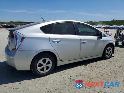 Trzecie zdjęcie samochodu z tyłu: 2015 TOYOTA PRIUS TWO VIN:JTDKN3DU5F1974830 - miniatura