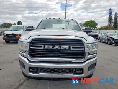 Piąte zdjęcie samochodu w środku: 2021 RAM 3500 BIG HORN VIN:3C63RRHL0MG513974 - miniatura