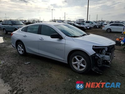 Czwarte zdjęcie samochodu z boku: 2018 CHEVROLET MALIBU LS VIN:1G1ZB5ST4JF133051 - miniatura