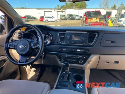 Zdjęcie 9 z 10 samochodu: 2016 KIA SEDONA L VIN:KNDMA5C17G6120529 - miniatura