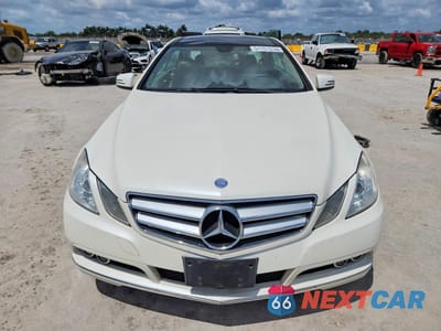 Piąte zdjęcie samochodu w środku: 2010 MERCEDES-BENZ E 350 VIN:WDDKJ5GB8AF046805 - miniatura