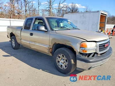 Czwarte zdjęcie samochodu z boku: 2004 GMC NEW SIERRA K1500 VIN:2GTEK19T341203056 - miniatura
