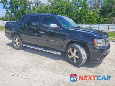 Czwarte zdjęcie samochodu z boku: 2013 CHEVROLET AVALANCHE LT VIN:3GNTKFE75DG267868 - miniatura