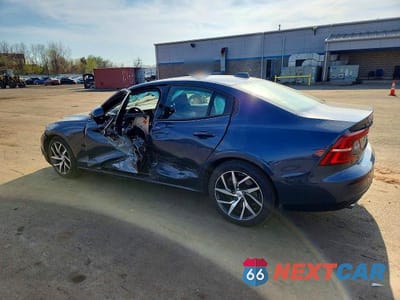 Drugie zdjęcie samochodu z przodu: 2019 VOLVO S60 T6 MOMENTUM VIN:7JRA22TK4KG005284 - miniatura