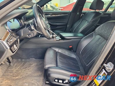 Zdjęcie 7 z 12 samochodu: 2018 BMW M550XI VIN:WBAJB9C52JB036933 - miniatura
