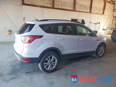 Trzecie zdjęcie samochodu z tyłu: 2018 FORD ESCAPE SE VIN:1FMCU0GD4JUA48021 - miniatura