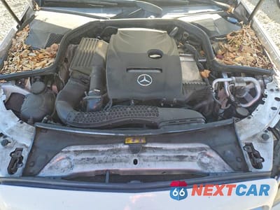 Zdjęcie 11 z 12 samochodu: 2018 MERCEDES-BENZ C 300 VIN:55SWF4JBXJU236561 - miniatura