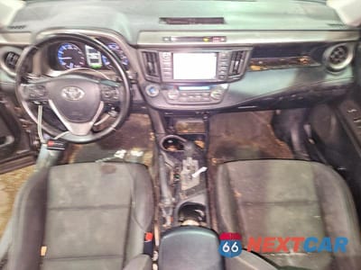 Zdjęcie 8 z 13 samochodu: 2018 TOYOTA RAV4 XLE VIN:JTMRFREV5JD228052 - miniatura