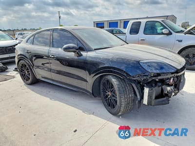 Czwarte zdjęcie samochodu z boku: 2025 PORSCHE CAYENNE GTS COUPE VIN:WP1BG2AY3SDA45187 - miniatura