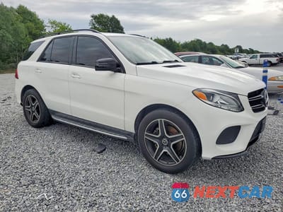 Czwarte zdjęcie samochodu z boku: 2017 MERCEDES-BENZ GLE 350 VIN:4JGDA5JB2HA961941 - miniatura