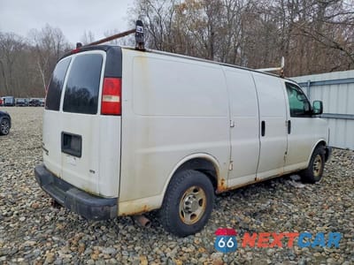 Trzecie zdjęcie samochodu z tyłu: 2011 CHEV EXPRESS G2500 VIN:1GCWGFFA2B1141772 - miniatura