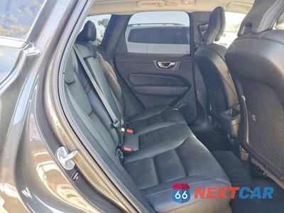 Zdjęcie 11 z 13 samochodu: 2022 VOLVO XC60 B5 MOMENTUM VIN:YV4L12RK1N1079302 - miniatura
