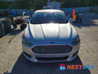 Piąte zdjęcie samochodu w środku: 2013 FORD FUSION S VIN:3FA6P0G71DR268947 - miniatura