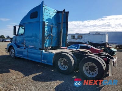 Trzecie zdjęcie samochodu z tyłu: 2015 VOLVO VN VNL VIN:4V4NC9EH3FN916851 - miniatura