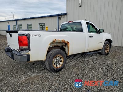 Trzecie zdjęcie samochodu z tyłu: 2011 GMC SIERRA K1500 VIN:1GTN2TEA0BZ268824 - miniatura