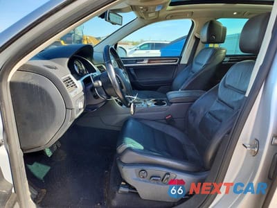 Zdjęcie 7 z 12 samochodu: 2015 VOLKSWAGEN TOUAREG V6 VIN:WVGEF9BP2FD007354 - miniatura