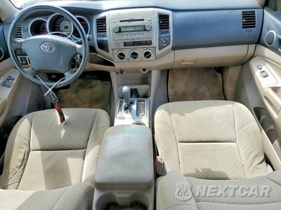 Zdjęcie 8 z 12 samochodu: 2006 TOYOTA TACOMA ACCESS CAB VIN:5TETX22N56Z243129 - miniatura