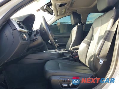 Zdjęcie 7 z 12 samochodu: 2016 BMW 320 XI VIN:WBA8E5G53GNT40210 - miniatura