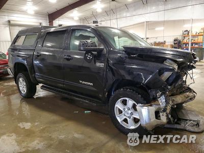 Czwarte zdjęcie samochodu z boku: 2018 TOYOTA TUNDRA CREWMAX SR5 VIN:5TFDY5F12JX684646 - miniatura