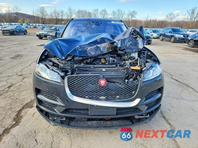 Piąte zdjęcie samochodu w środku: 2018 JAGUAR F-PACE PREMIUM VIN:SADCJ2EV7JA899966 - miniatura