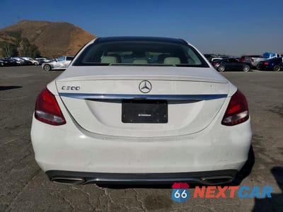 Zdjęcie 6 z 12 samochodu: 2016 MERCEDES-BENZ C 300 VIN:55SWF4JB6GU118712 - miniatura