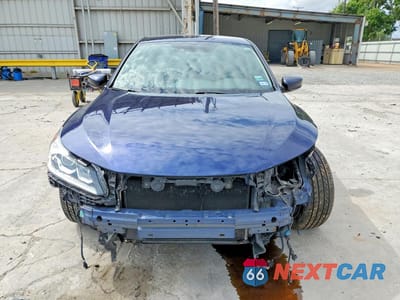 Piąte zdjęcie samochodu w środku: 2017 HONDA ACCORD SPORT VIN:1HGCR2F66HA153385 - miniatura
