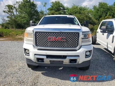 Piąte zdjęcie samochodu w środku: 2015 GMC SIERRA K2500 DENALI VIN:1GT120E87FF152229 - miniatura