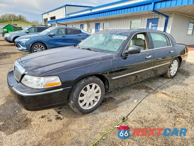 2010 LINCOLN TOWN CAR SIGNATURE LIMITED 2LNBL8CV5AX615955 - główne zdjęcie licytacji z USA - miniatura