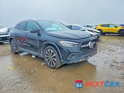 Czwarte zdjęcie samochodu z boku: 2021 MERCEDES-BENZ GLA 250 4MATIC VIN:W1N4N4HBXMJ242710 - miniatura