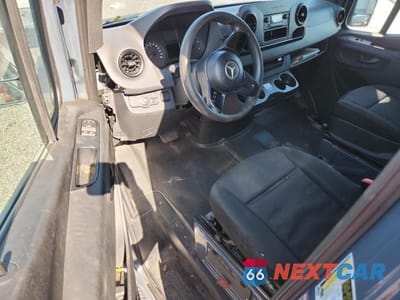 Zdjęcie 8 z 13 samochodu: 2019 MERCEDES BENZ SPRINTER 2500 DELIVERY VAN VIN:WD4PF1CD1KP129074 - miniatura