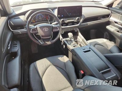 Zdjęcie 8 z 13 samochodu: 2025 TOYOTA GRAND HIGHLANDER XLE VIN:5TDAAAA54SS024867 - miniatura