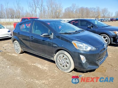 Czwarte zdjęcie samochodu z boku: 2016 TOYOTA PRIUS C TWO VIN:JTDKDTB34G1119051 - miniatura