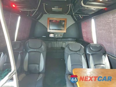 Zdjęcie 11 z 13 samochodu: 2011 FORD E450 SHUTTLE BUS VIN:1FDXE4FS5BDB34834 - miniatura