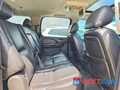 Zdjęcie 11 z 13 samochodu: 2010 GMC YUKON XL DENALI VIN:1GKUKMEF8AR231147 - miniatura