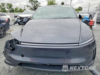 Piąte zdjęcie samochodu w środku: 2026 TESLA MODEL Y VIN:7SAYGDED0TA417917 - miniatura