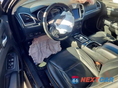 Zdjęcie 8 z 12 samochodu: 2017 CHRYSLER 300 LIMITED VIN:2C3CCARG7HH547269 - miniatura