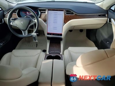 Zdjęcie 8 z 12 samochodu: 2018 TESLA MODEL S VIN:5YJSA1E20JF244434 - miniatura