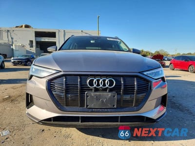 Piąte zdjęcie samochodu w środku: 2021 AUDI E-TRON PREMIUM PLUS VIN:WA1LAAGEXMB010704 - miniatura
