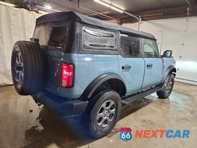 Trzecie zdjęcie samochodu z tyłu: 2021 FORD BRONCO BASE VIN:1FMDE5BH4MLB02355 - miniatura
